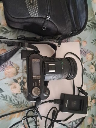Cámara Samsung Pro815 con objetivo y funda