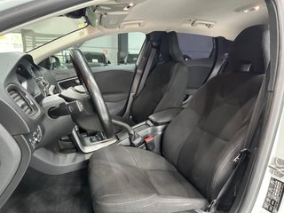 Volvo V40 1.6 D2 KINETIC (2014)