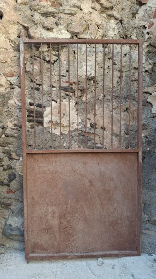 Puerta de Hierro Antigua