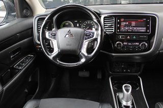 Mitsubishi OUTLANDER 2.0 PHEV Kaiteki Auto 4WD (2017)