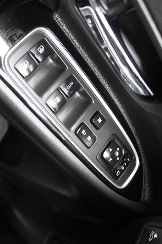 Mitsubishi OUTLANDER 2.0 PHEV Kaiteki Auto 4WD (2017)