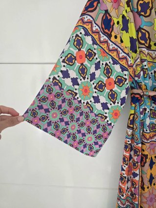 Kimono Zara Talla XS Estampado.