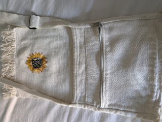 Bolso bandolera con girasol bordado