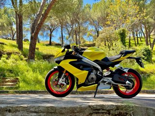 Aprilia RS660 2021 – 11.974km – 100 CV – Extras