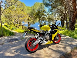 Aprilia RS660 2021 – 11.974km – 100 CV – Extras