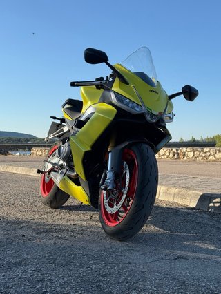 Aprilia RS660 2021 – 11.974km – 100 CV – Extras