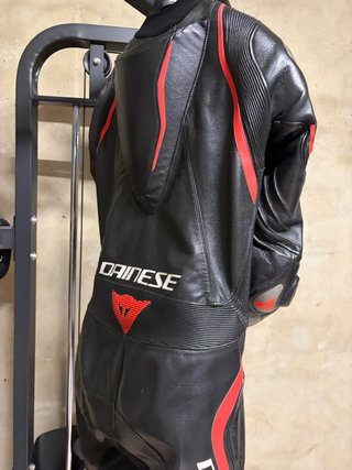 Mono Dainese Laguna Seca 4 Talla 52. 1 pieza