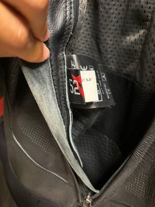 Mono Dainese Laguna Seca 4 Talla 52. 1 pieza
