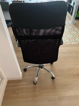 Silla de oficina negra
