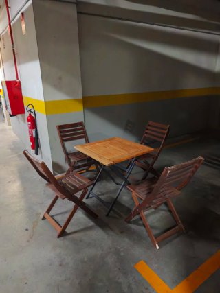 Conjunto mesa y 4 sillas de teka