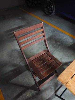 Conjunto mesa y 4 sillas de teka