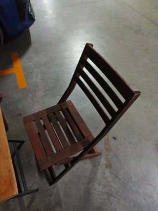 Conjunto mesa y 4 sillas de teka