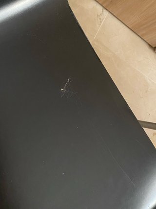 4 sillas negras de madera