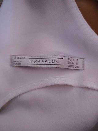Blusa blanca sin mangas