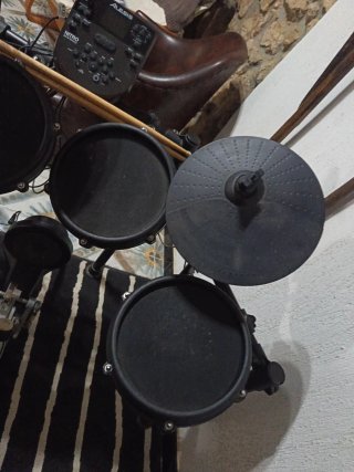 Batería Electrónica Alesis DM7X
