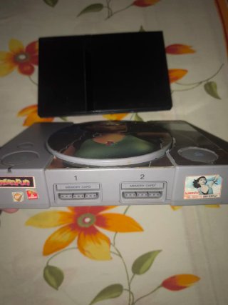 Console PlayStation 1 e 2 grigie