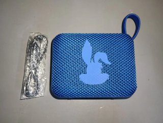 Altavoz Bluetooth Azul con Diseño de Conejo