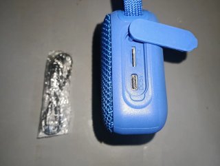 Altavoz Bluetooth Azul con Diseño de Conejo