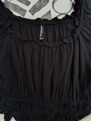 Camiseta crop top elástico negro