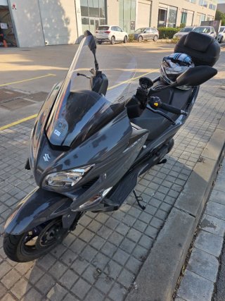 Suzuki Burgman 400 gris