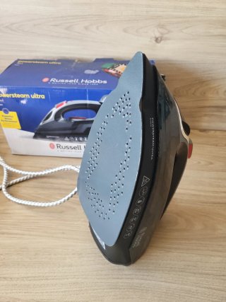 Plancha Russell Hobbs Power Steam Ultra Negra