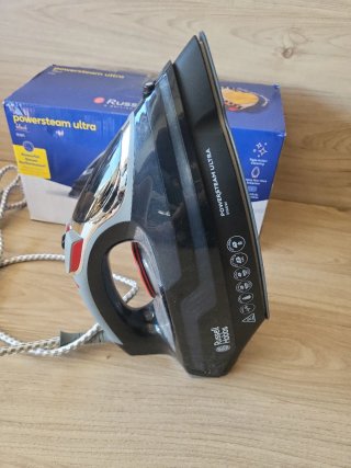 Plancha Russell Hobbs Power Steam Ultra Negra