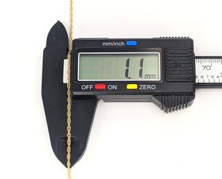 Cadena Singapur de oro de 18k, 3.79 g, 50 cm.