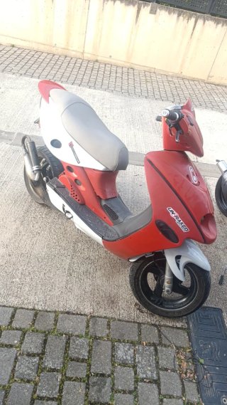 49cc Malaguti Firefox F15 Scooter Naranja/Blanco
