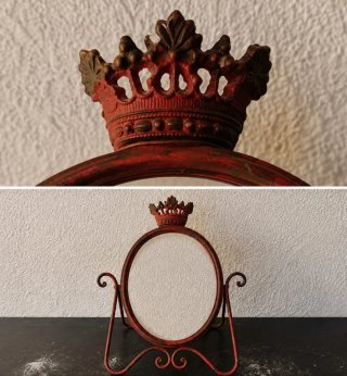Espejo de tocador con corona roja
