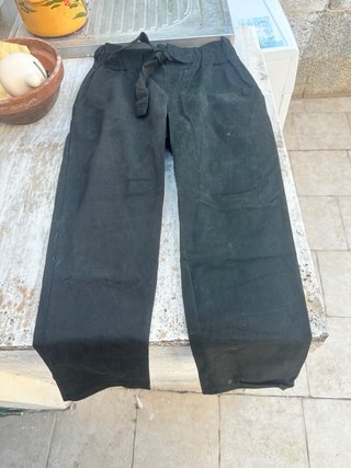 Pantaloni neri con cintura