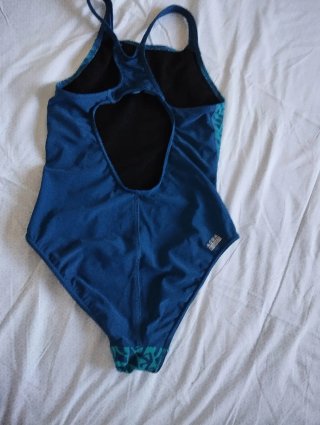 Bañadores niña, 7 unidades, varios modelos