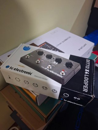 tc electronic Ditto X4 Looper Pedal + cable midi