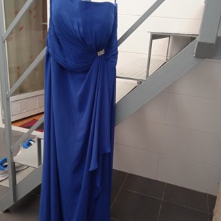 Vestido de fiesta azul con pedrería