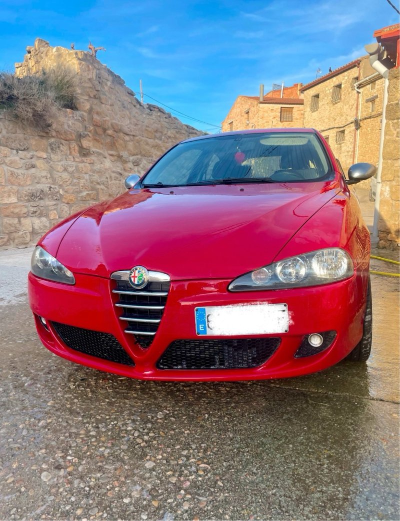Alfa Romeo 147 - foto 1