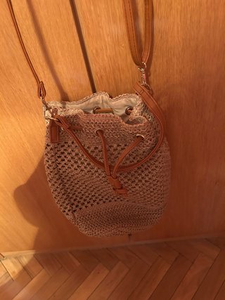 Bolso de verano tejido beige
