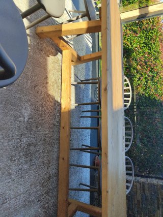 Mesa de madera con 8 sillas