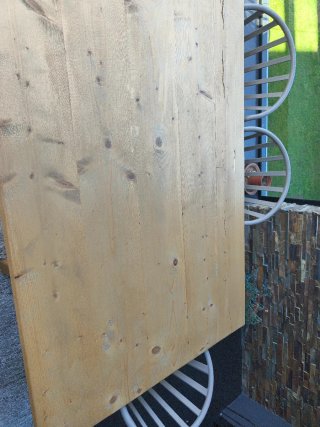 Mesa de madera con 8 sillas