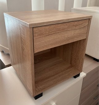 Comodino con cassetto in legno