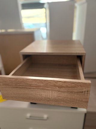 Comodino con cassetto in legno