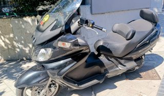 Suzuki Burgman 650 Maxi Scooter Negra