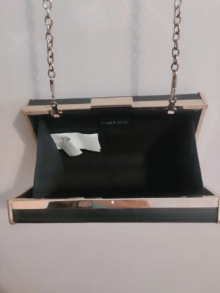 Bolso de fiesta negro con cadena