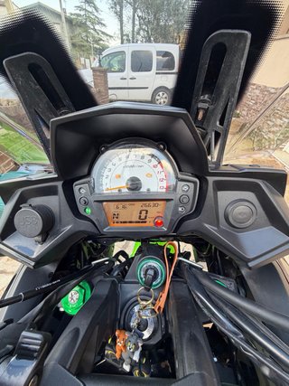 Kawasaki Versys 650 Adventure Verde