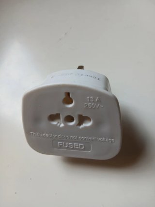 7 Adaptadores de Corriente Varios