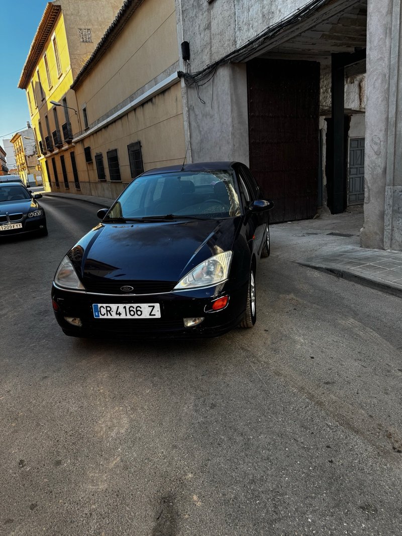 Ford Focus - foto 1