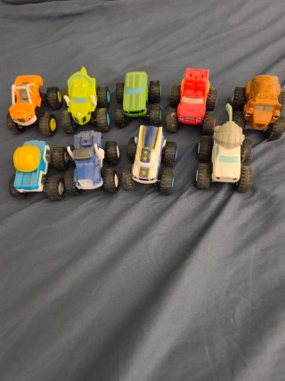 Lote 9 Coches Monster Machine