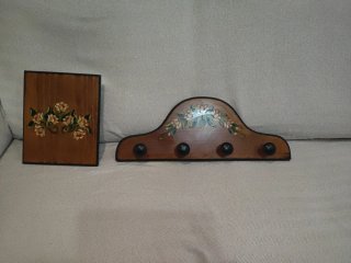 Entradita de madera maciza pintada a mano