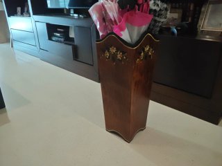 Entradita de madera maciza pintada a mano