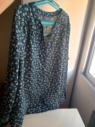 Blusa Yessica floral Sin estrenar