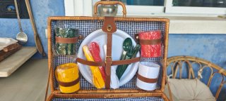 Cesta vintage de mimbre para picnic