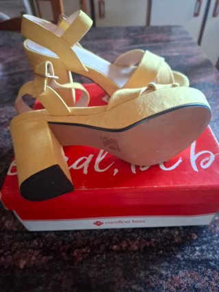 Sandalias CAROLINA BOIX amarillas
